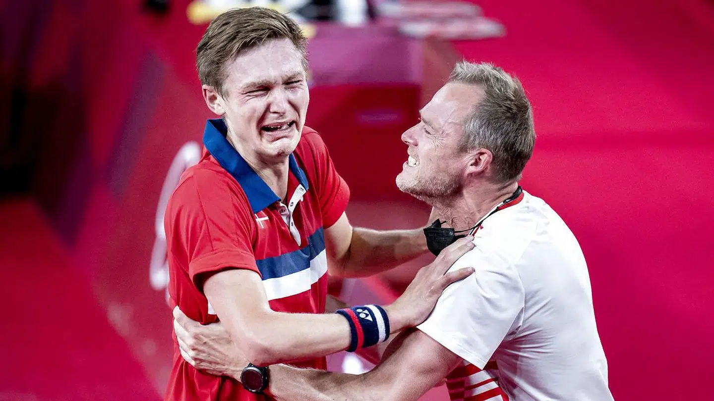 Kenneth Jonassen var med på sidelinjen, da Axelsen vandt OL-guld.