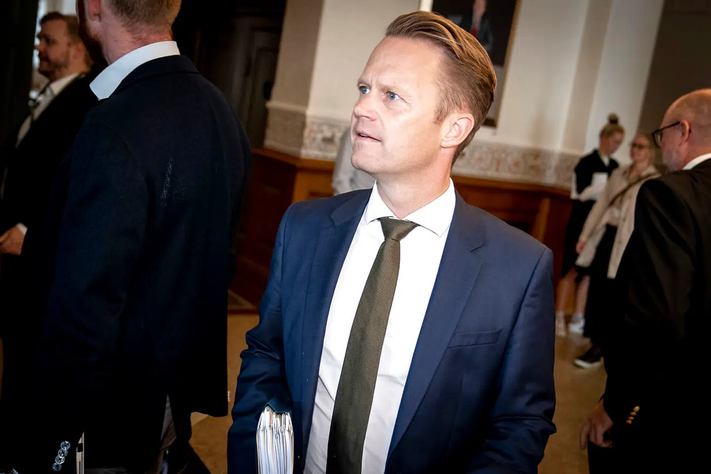 Udenrigsminister Jeppe Kofod har trukket sine udtalelser om al-Qaeda tilbage.
