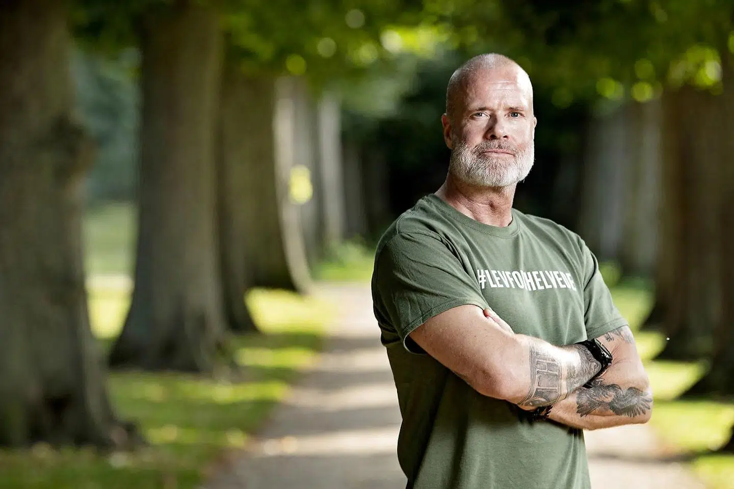Thomas Rathsack har foruden jægersoldat ernæret sig som sikkerhedskonsulent, fotograf, IT-sælger og programleder for en dansk humanitær minerydningsorganisation i Kaukasus, Afrika og Afghanistan.