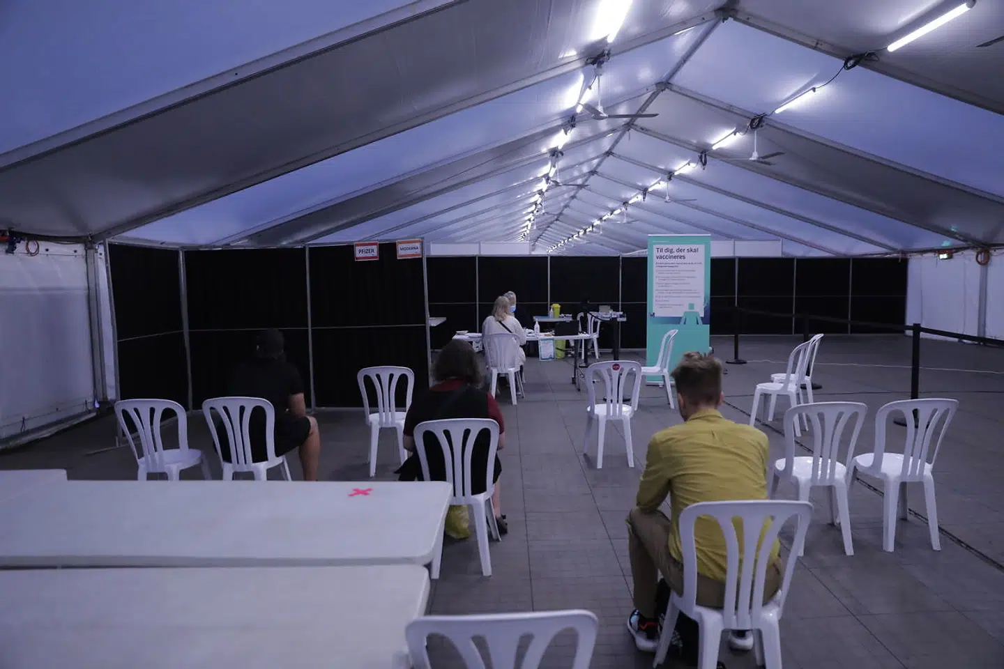Pop-up vaccinationscenter, hvor man kan få eb vaccine uden tidsbestilling inden det danske band The Minds of 99 giver koncert i Parken lørdag den 11. september 2021.