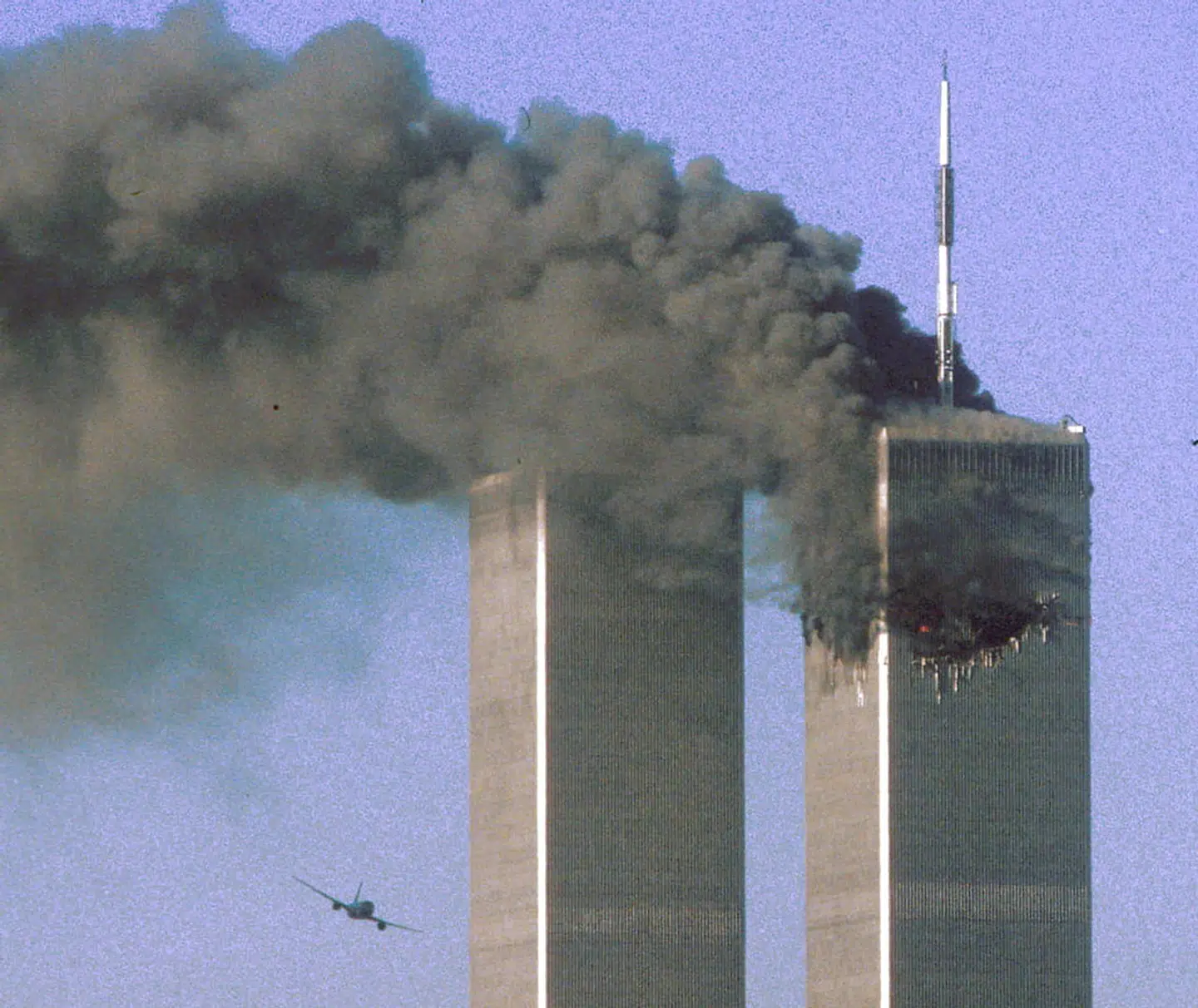 United Airlines Flight 175 på vej mod World Trade Center.