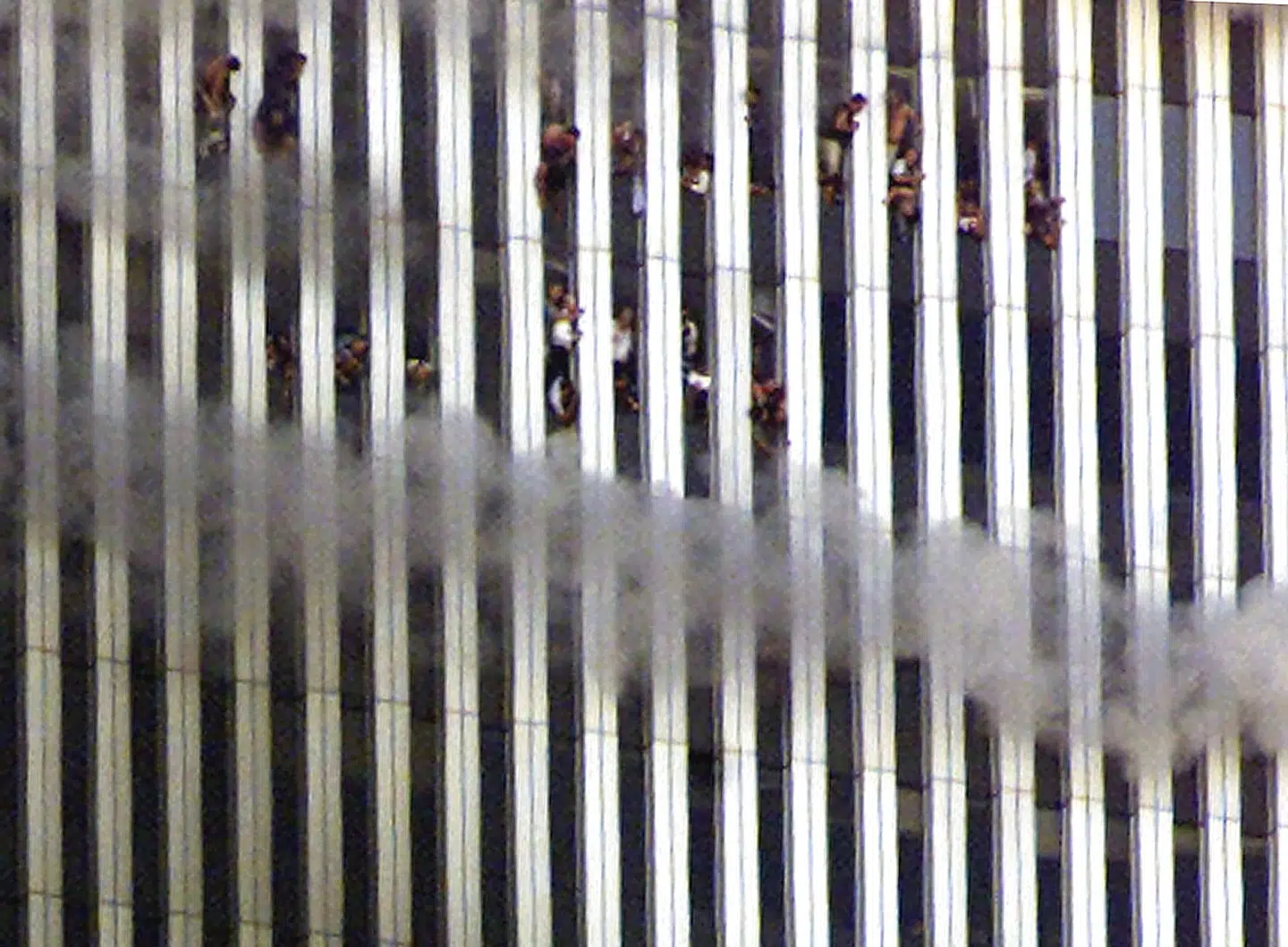 Mennesker fanget i World Trade Center efter angrebene.