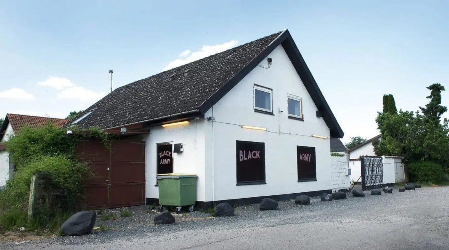 Black Army i Odense, her gruppens tidligere klubhus på Nyborgvej, eksisterer officielt ikke mere. Rygmærkerne er smidt, men bandegrupperinger i andre konstellationer står fortsat bag narko- og andre former for kriminalitet. Arkivfoto: Sonny Munk Carlsen