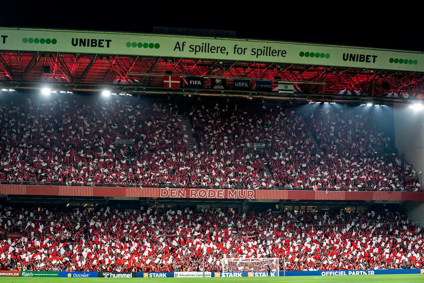 Parken kan i øjeblikket rumme 38.000 tilskuere til fodboldkampe. Det kan ændrer sig i fremtiden. Foto: Scanpix