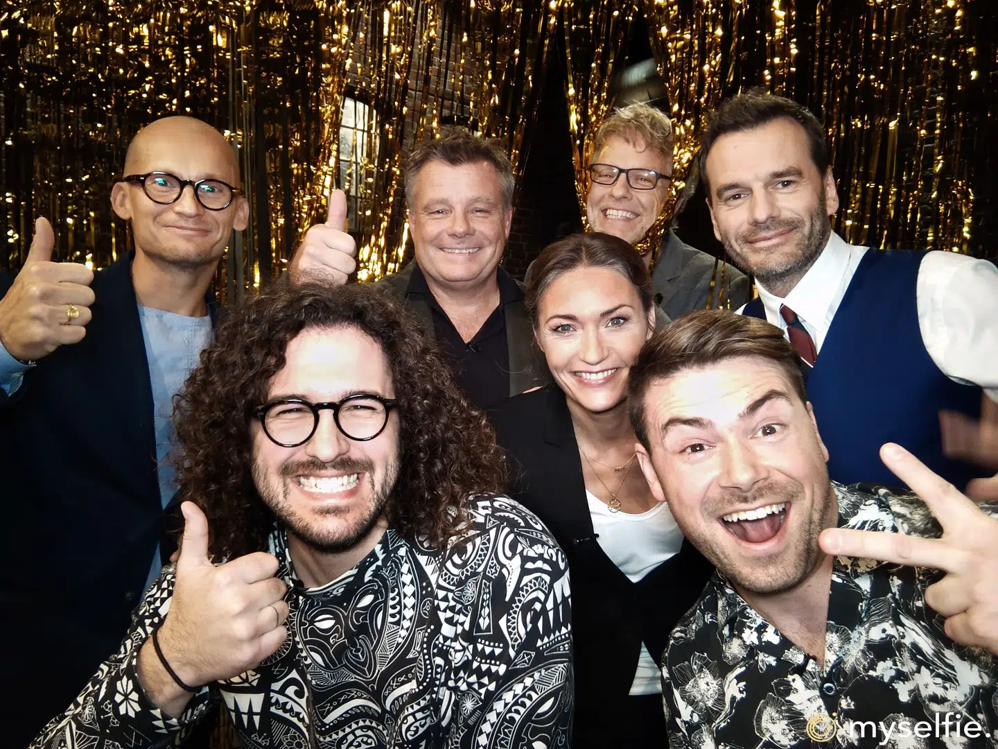 Myselfie-holdet med deres investorer, da de var med i 'Løvens hule' i 2018. Mia Wagner har siden trukket sig.