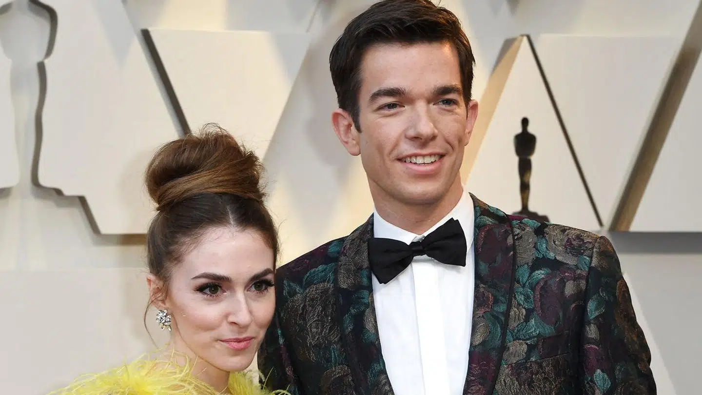 John Mulaney sammen med ekskonen Annamarie Tendler.