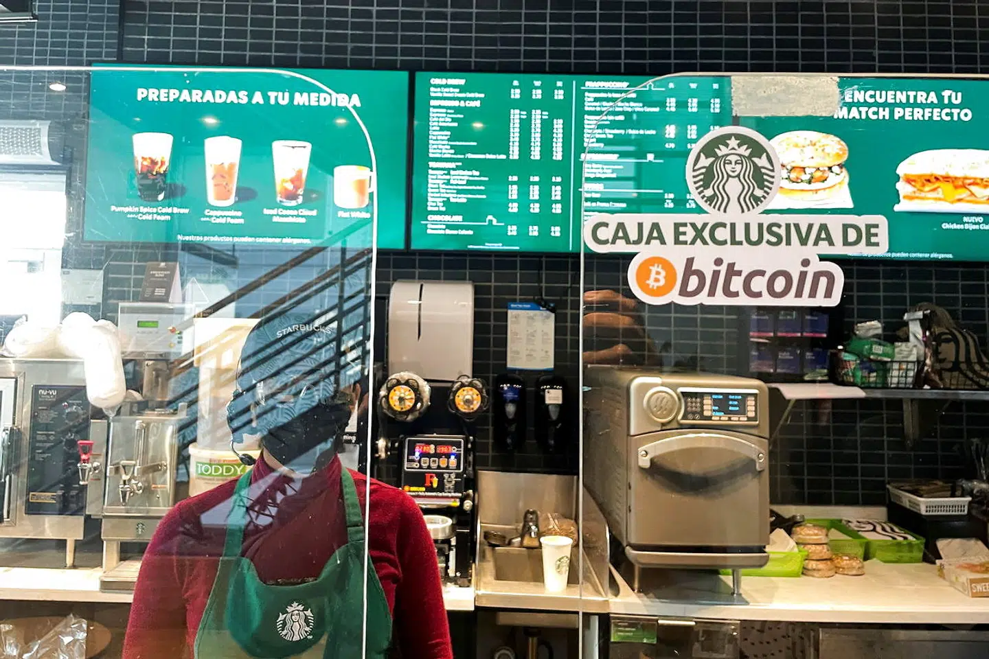 Nu kan man købe sin kaffe på Starbucks i El Salvador for bitcoin.
