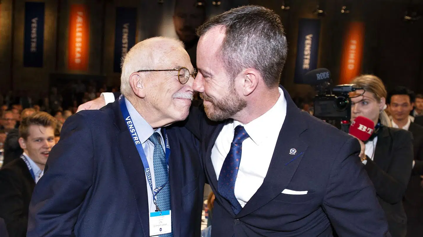 Jakob Ellemann-Jensen fortæller, at hans far, Uffe Ellemann-Jensen, er i bedring.