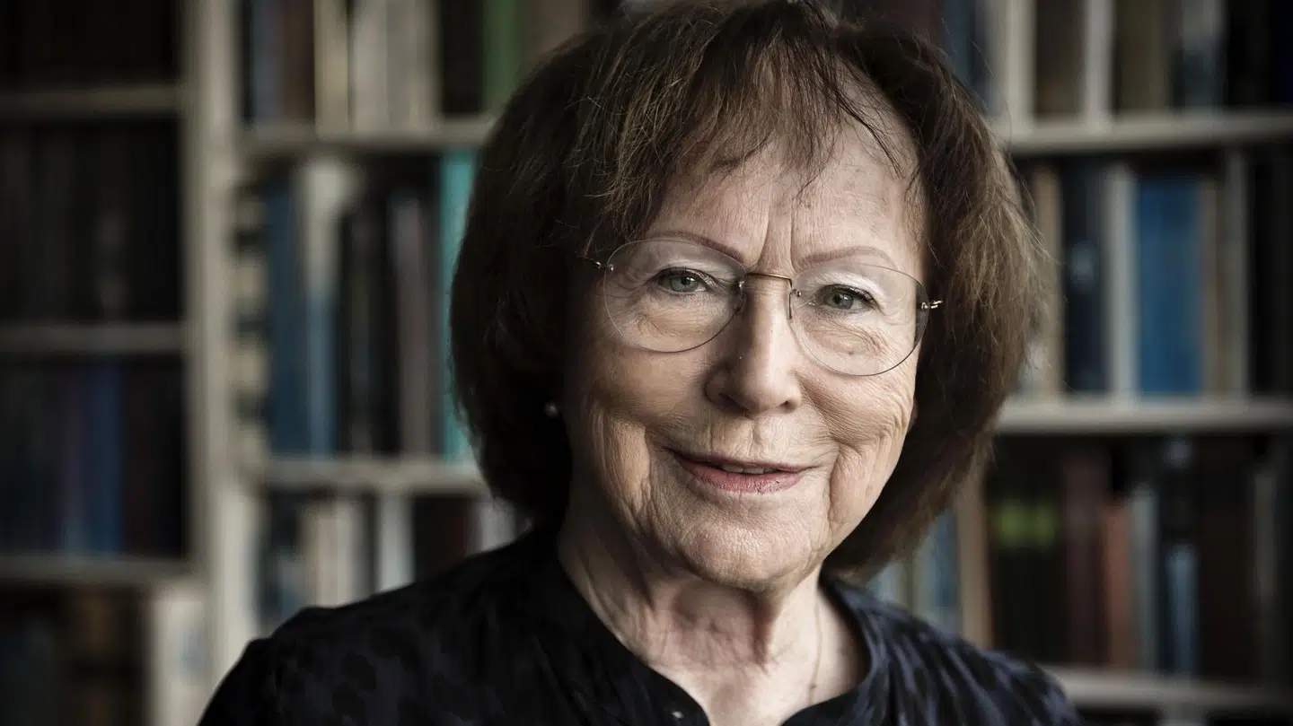 I 1963 blev Alice Vestergaard nyhedsoplæser på Radioavisen som den første kvinde.