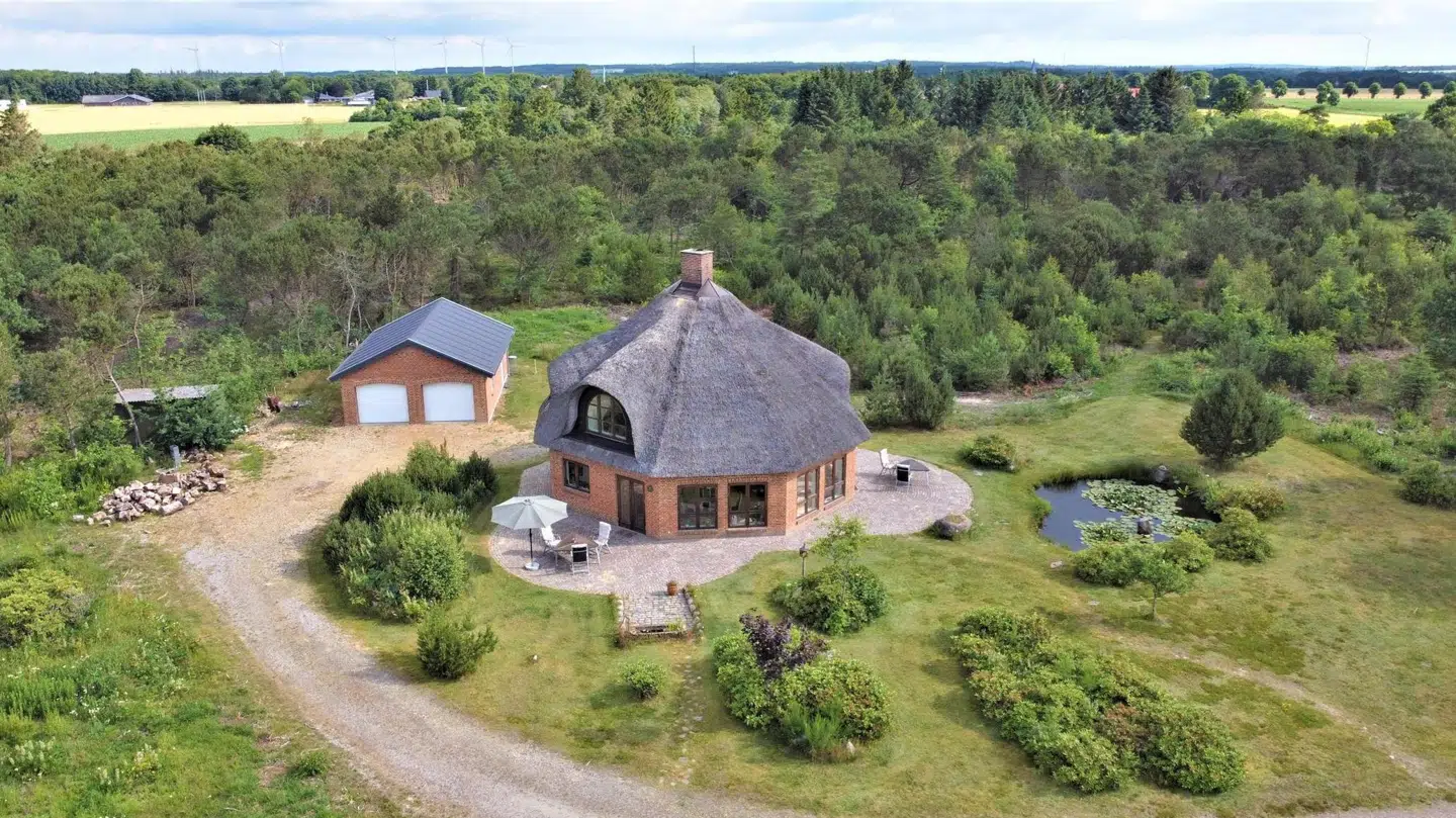 I No ved Ringkøbing finder du dette hus.