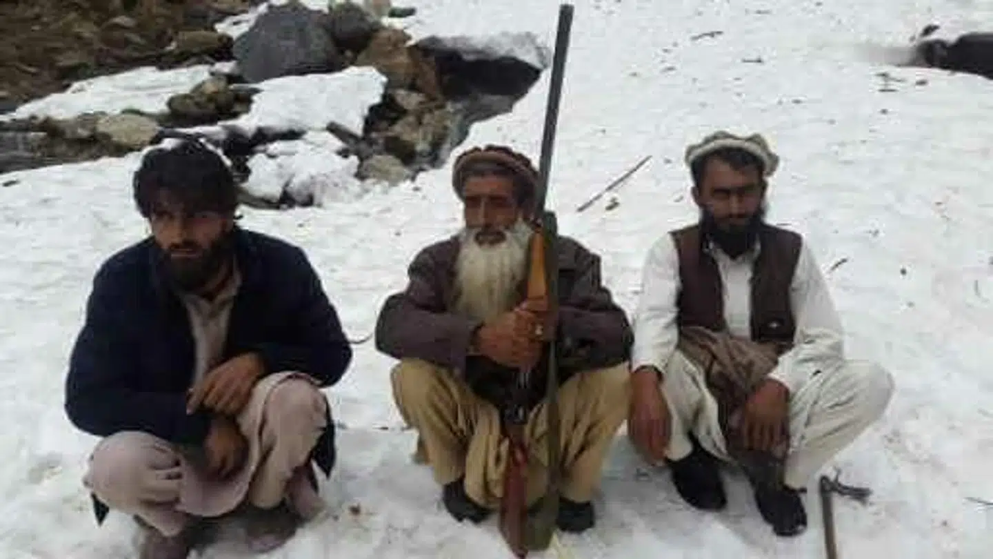 Ahmad og hans to brødre i Afghanistan. Ifølge Ahmad er de begge døde nu. Henrettet af Taliban.