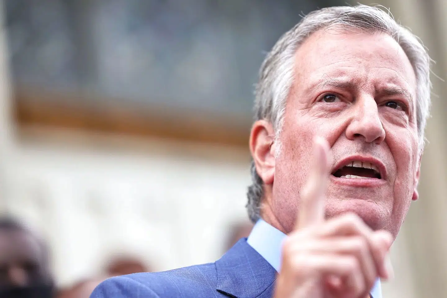 Bill de Blasio vil gøre mere for at nå ud til de udsatte borgere, der bor i kælderlejligheder i New York City.