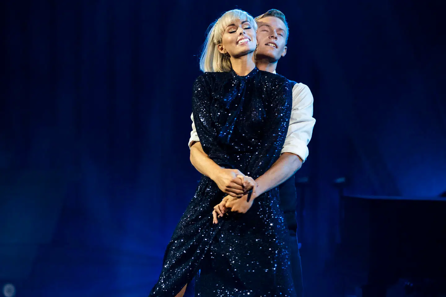 Albert Rosin Harson og Jenna Bagge på gulvet under Finalen i Vild Med Dans i København lørdag den 19. december 2020. Programmet bliver sendt på TV2, hvor kendte par dyster mod hinanden. Finalen er program 12 i showets sæson nummer 17. **POOL via Ritzau Scanpix: Anvendelser faktureres ikke** (Foto: Martin Sylvest/Ritzau Scanpix/pool)