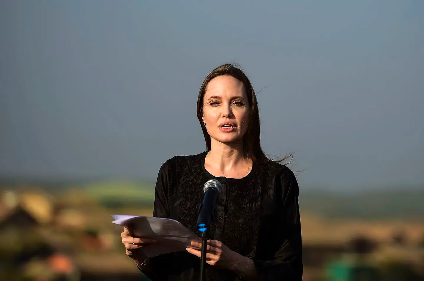 Angelina Jolie er yderst engageret i humanitært arbejde.