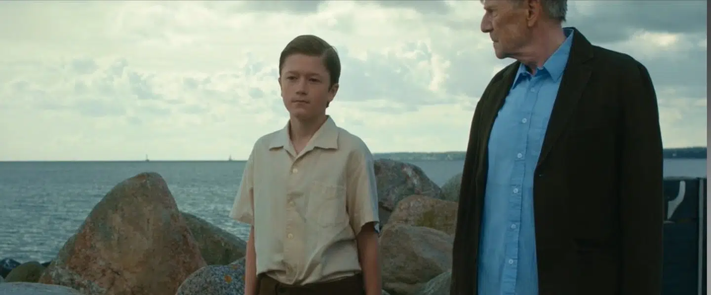 Louis Næss-Schmidt og Jesper Christensen i kortfilmen 'Stenofonen'.