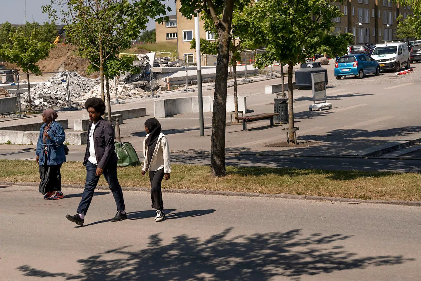 Her ses billede fra Tingbjerg, der i en årrække har hørt til på listen over landets hårdest ramte ghettoer. I julit viste tal, at Statens Serum Institut Tingbjerg var det sted i landet, hvor færrest inviterede booker en tid til coronavaccination.