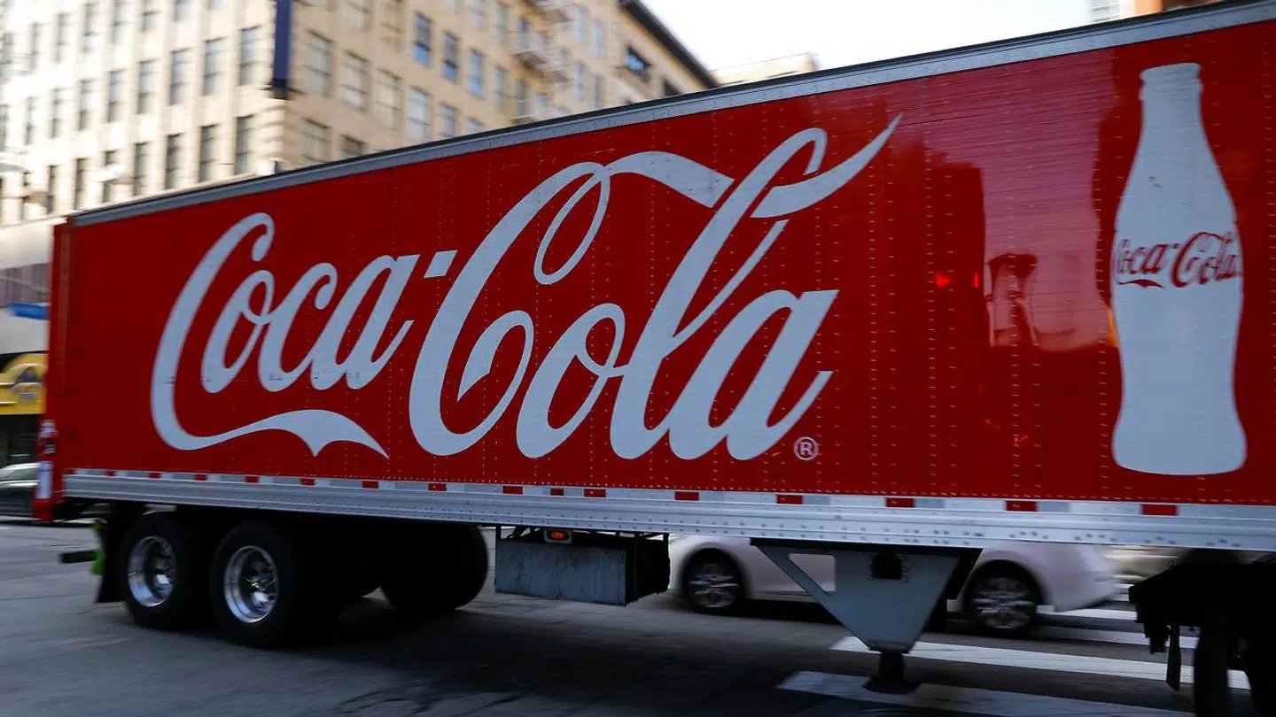 Den globale mangel på aluminiumdåser skaber problemer for Coa-cola i Storbritannien. Især oveni manglen på lastbilchaufførerne.