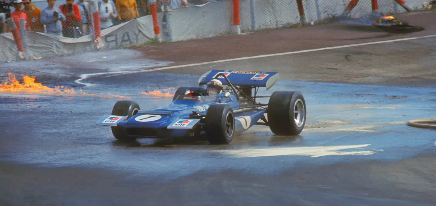 Jackie Stewart, her i Spaniens Grand Prix 1973, fortæller, at Formel 1-kørerne i 1970´erne ofte kørte gennem flammer fra konkurrenternes ulykker.