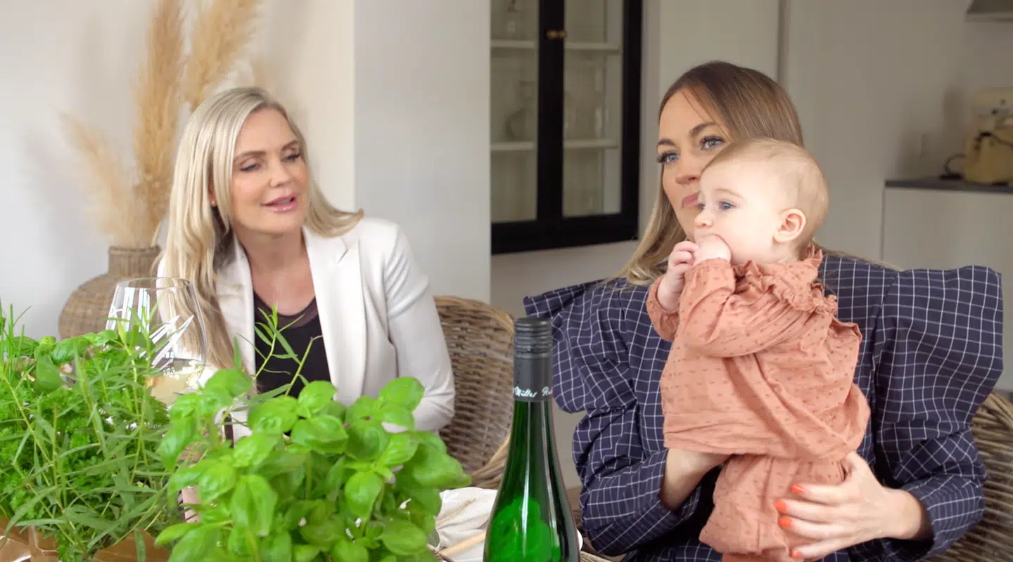 Amalie Szigethy med veninden Janni Ree og datteren Hannah.