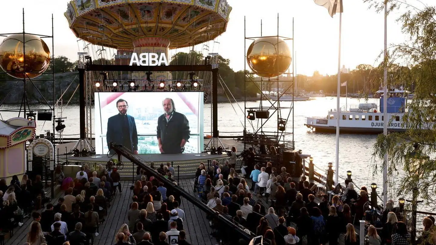 Benny Andersson og Björn Ulvaeus siger i en videopræsentation fra London, at »vi har lavet et nyt album med ABBA«, hvorefter de stillede op til spørgsmål for journalister ved et pressemøde.