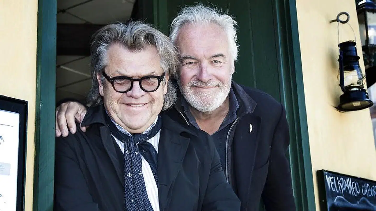 Noller med sin bror, Jørgen Olsen.