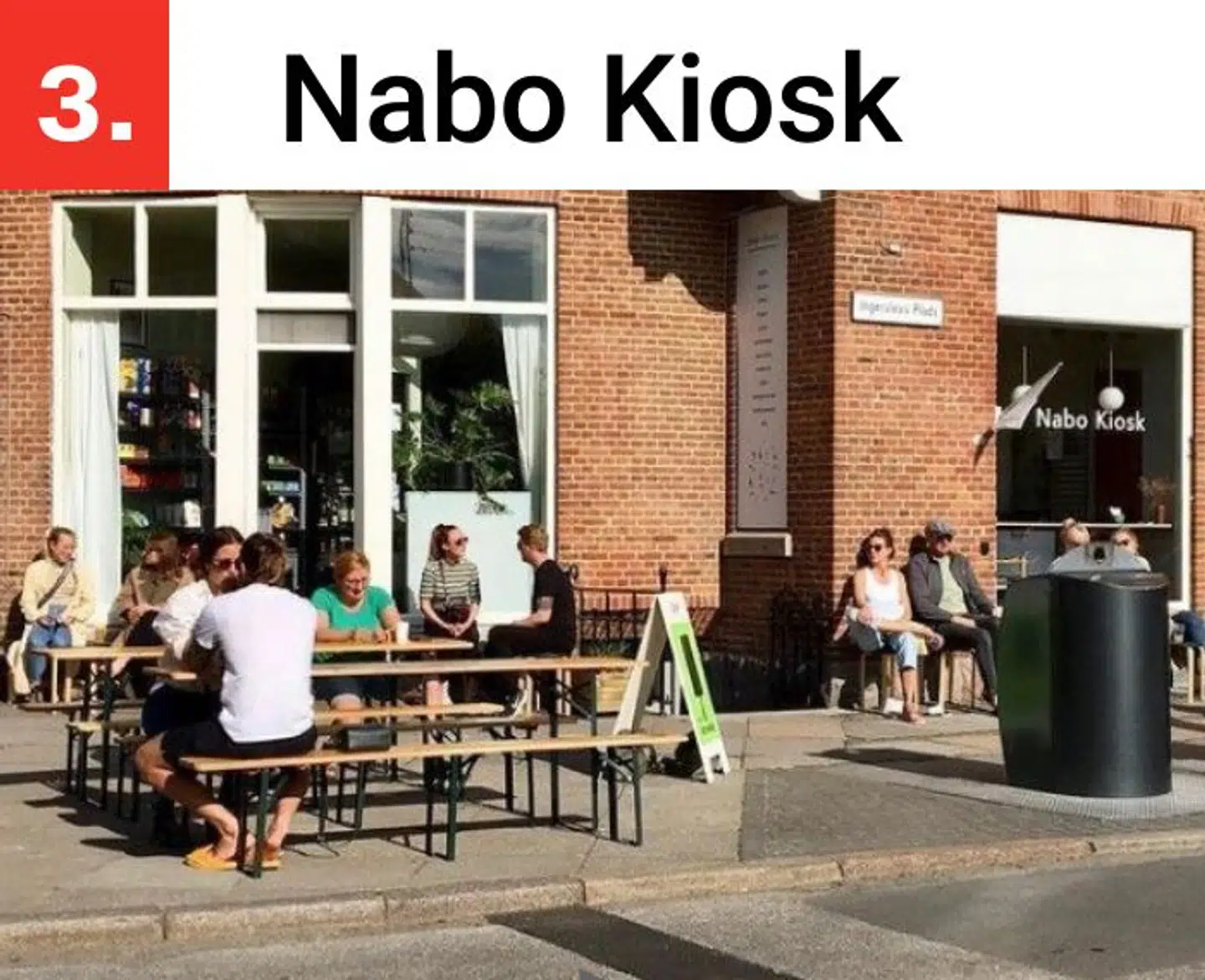 Det ligner måske ikke en gammeldags kiosk udefra, men der er i hvert fald nogle helt særlige ting på hylderne, ifølge Line Franck.