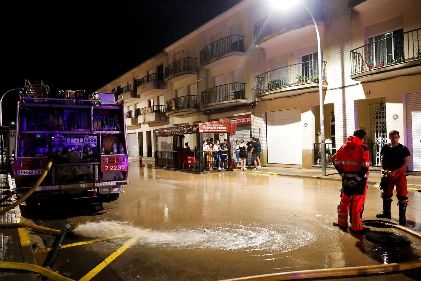 Brandfolk på arbejde i Alcanar.