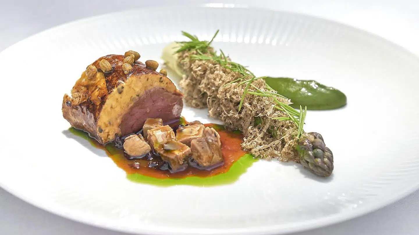 På Dragsholm Slot får man gourmetmad (billedet). Det skal man ikke forvente på den nye restaurant, hvor konceptet er tre retter for 300 kroner.