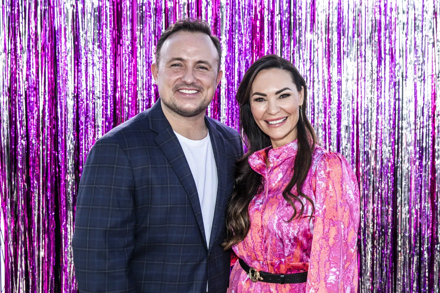 Det er den 16. sæson for den professionelle danser Thomas Evers Poulsen, som tidligere har vundet programmet tre gange. Macha Vang har tidligere deltaget i flere realityprogrammer som Paradise Hotel. I dag arbejder hun som influent. Olafur Steinar Gestsson/Ritzau Scanpix