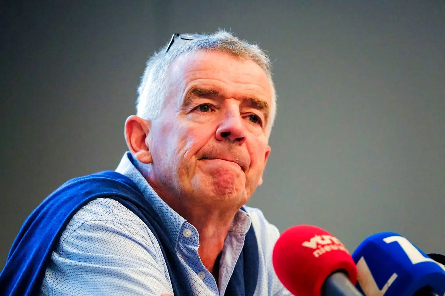 Ryanairs direktør Michael O'Leary ved pressemødet i Bruxelles.