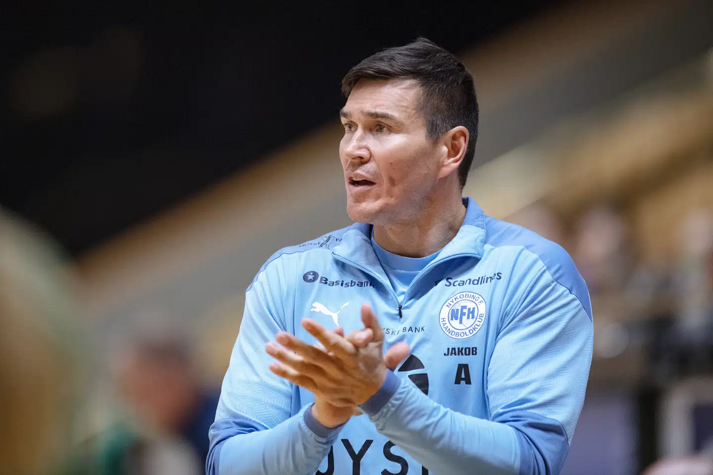 Nykøbing Falsters cheftræner, Jakob Larsen, tror, at holdet kan spille med om guldet, hvis de undgår for mange store skader. Bo Amstrup/Ritzau Scanpix