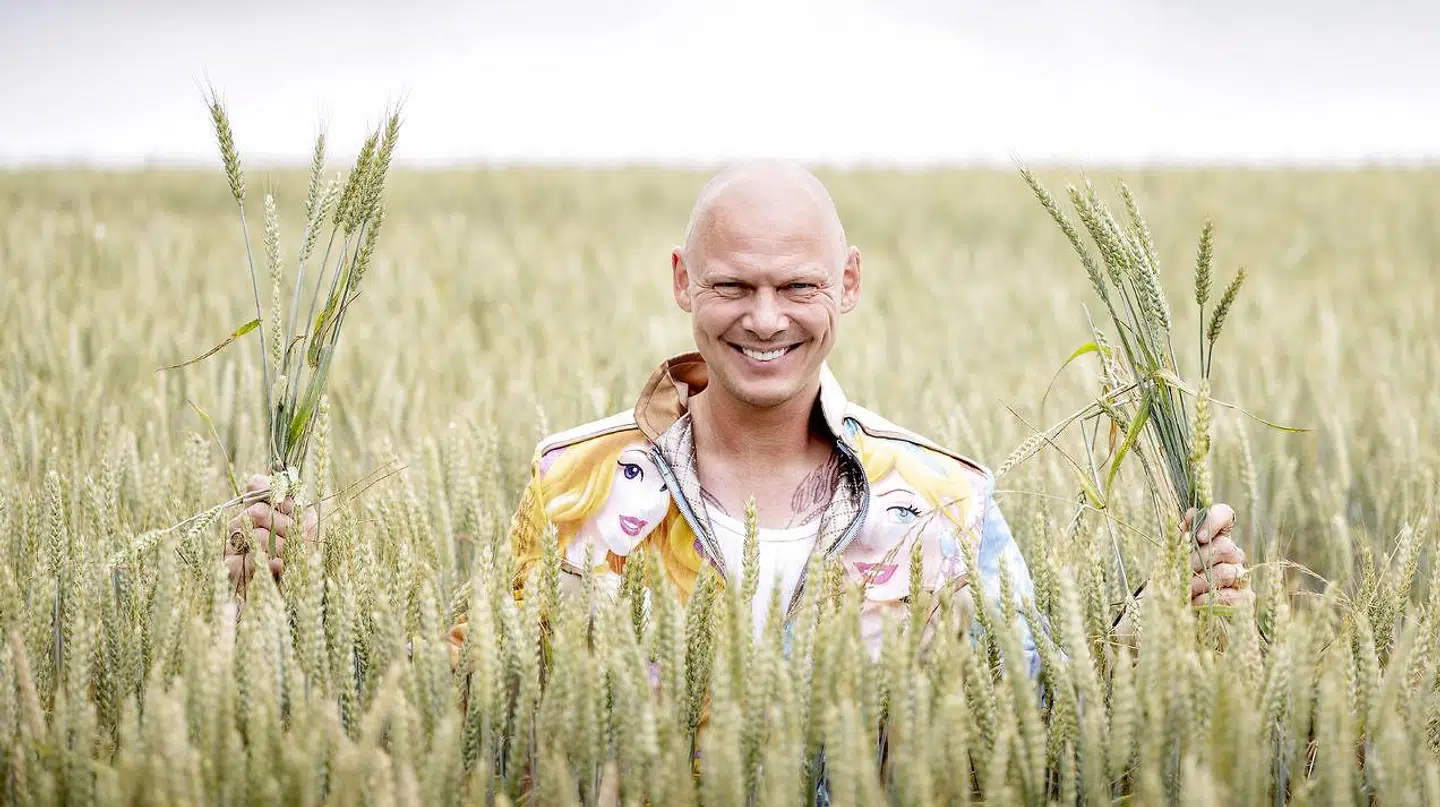 Jim Lyngvild tager kritikken afslappet. Han er glad for, at folk har holdninger til hans kunst.