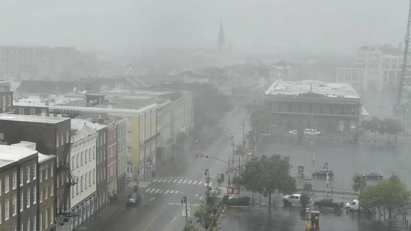Regn og blæst over storbyen New Orleans i den amerikanske delstat Louisiana.