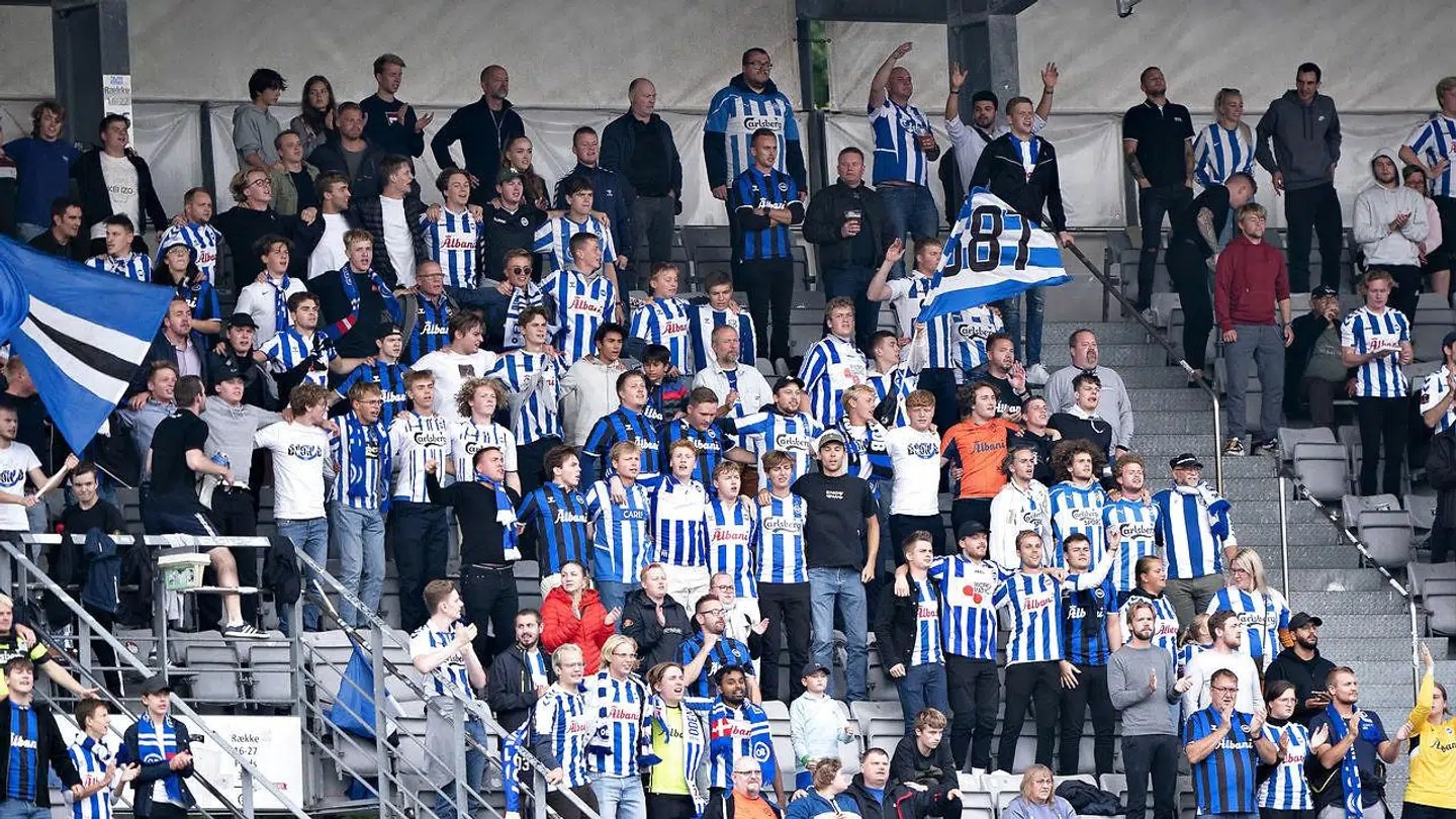 OB fans i 3F Superligakampen mellem AGF og OB på Ceres Park i Aarhus , søndag den 29. august 2021.
