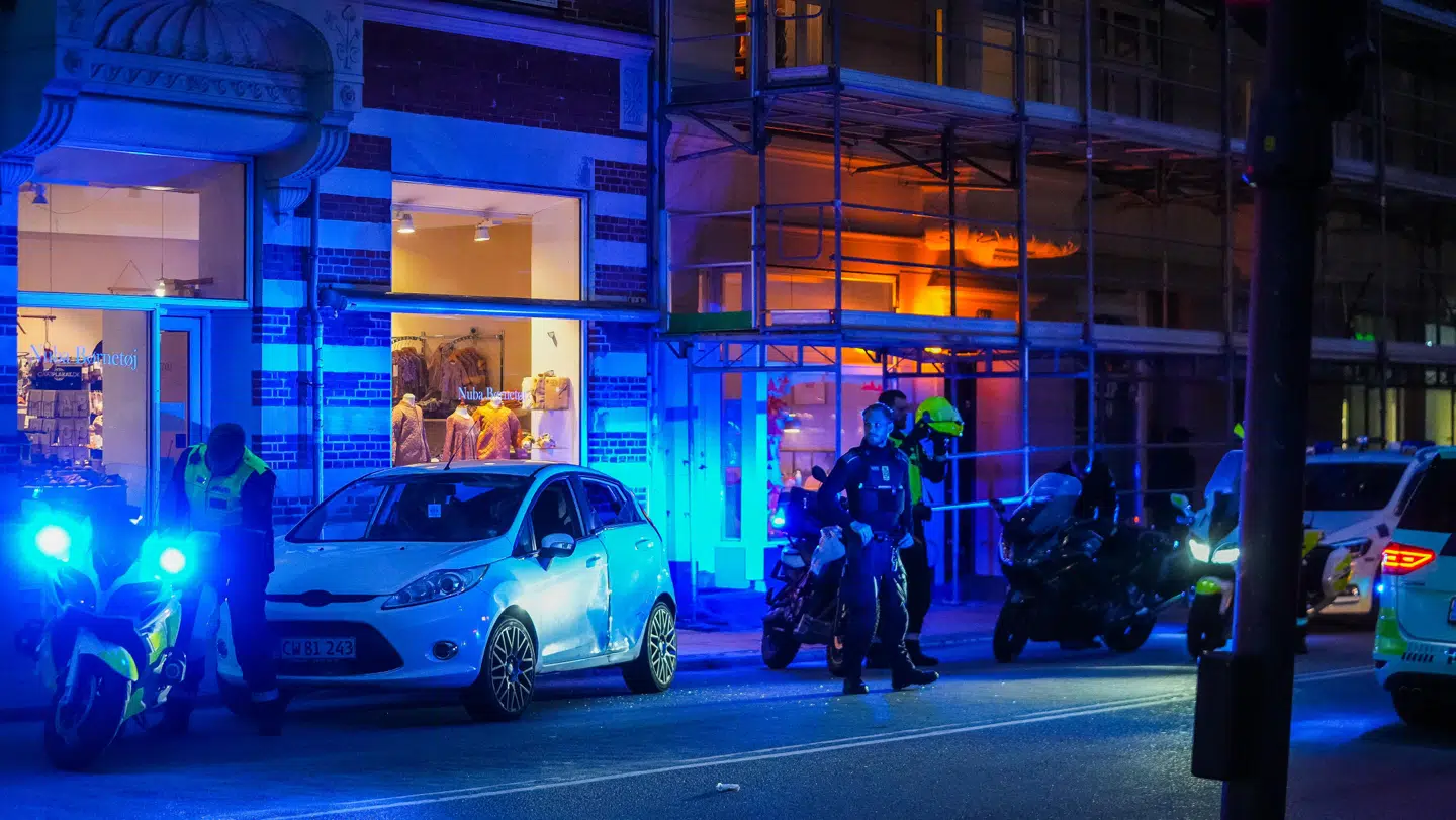 Politiet var massivt tilstede under urolighederne på Valby Langgade.