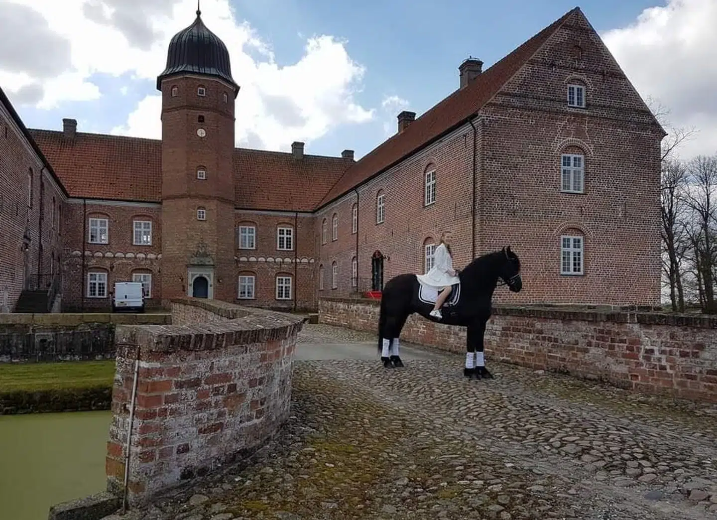 Danni Thyrrestrup datters konfirmationsfest blev holdt på dette slot.