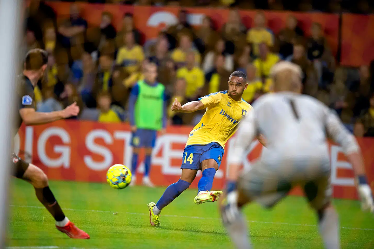 Broendbys Kevin Mensah Superliga, 7. runde: Brøndby-FC Midtjylland på Brøndby Stadion søndag den 29. august 2021. (Foto: Thomas Sjørup/Ritzau Scanpix)
