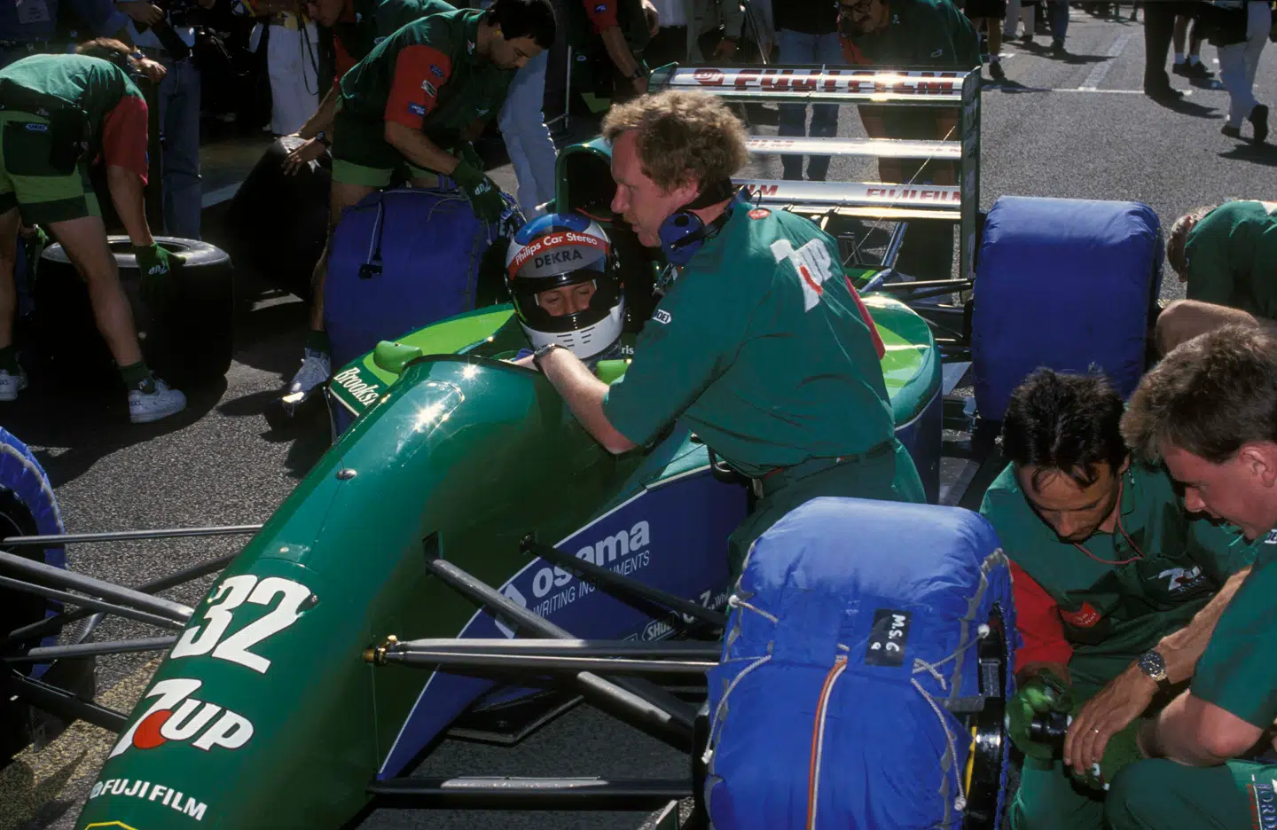 Michael Schumacher udgik kort efter starten af Belgiens Grand Prix, men under træningen havde han vist nok til, at Benetton-teamet hyrede ham. Her vandt han VM i både 1994 og '95.