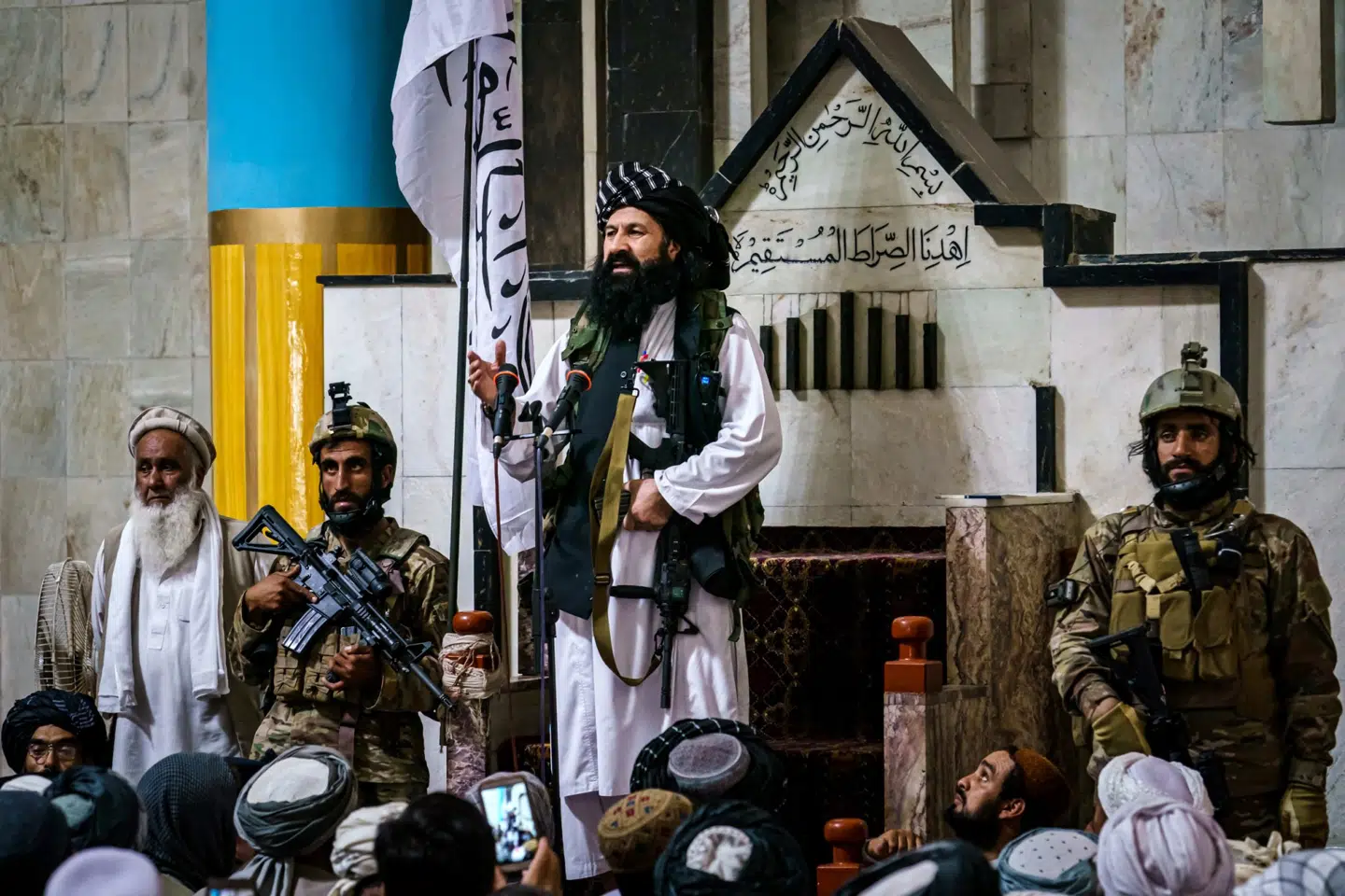 Talibans nye sikkerhedschef i Kabul, Khalil Haqqani, er en eftersøgt terrorist, der har forbindelser til ISIS-K.