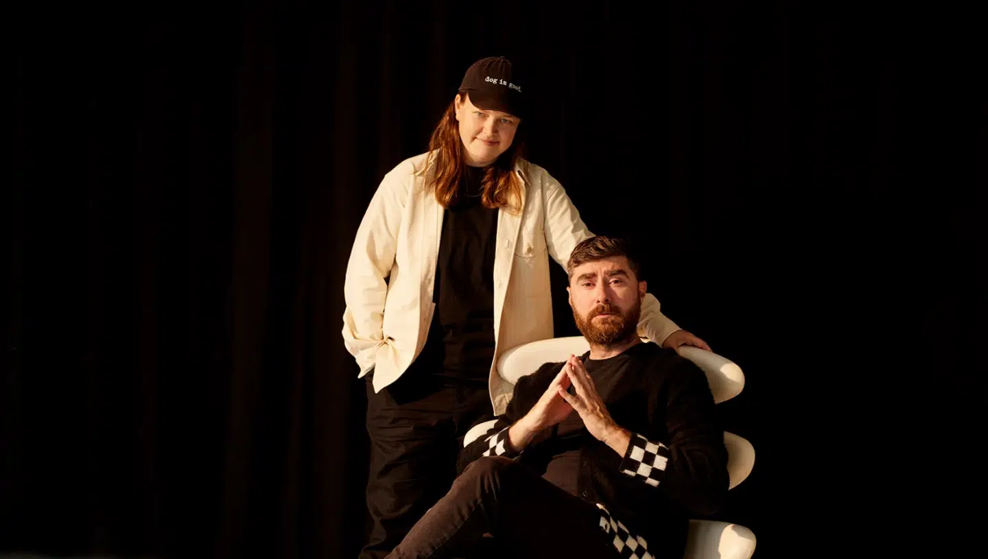 Tony Scott er 44 år, mens Amalie Bremer er 33 år. Fotokredit: Jannick Børlum/Radio4.