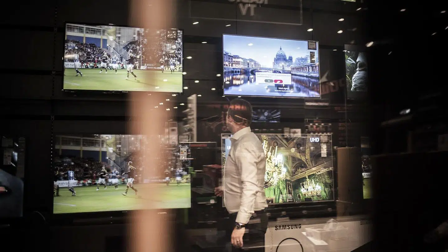 Salgchef i Power Simon Frølich.