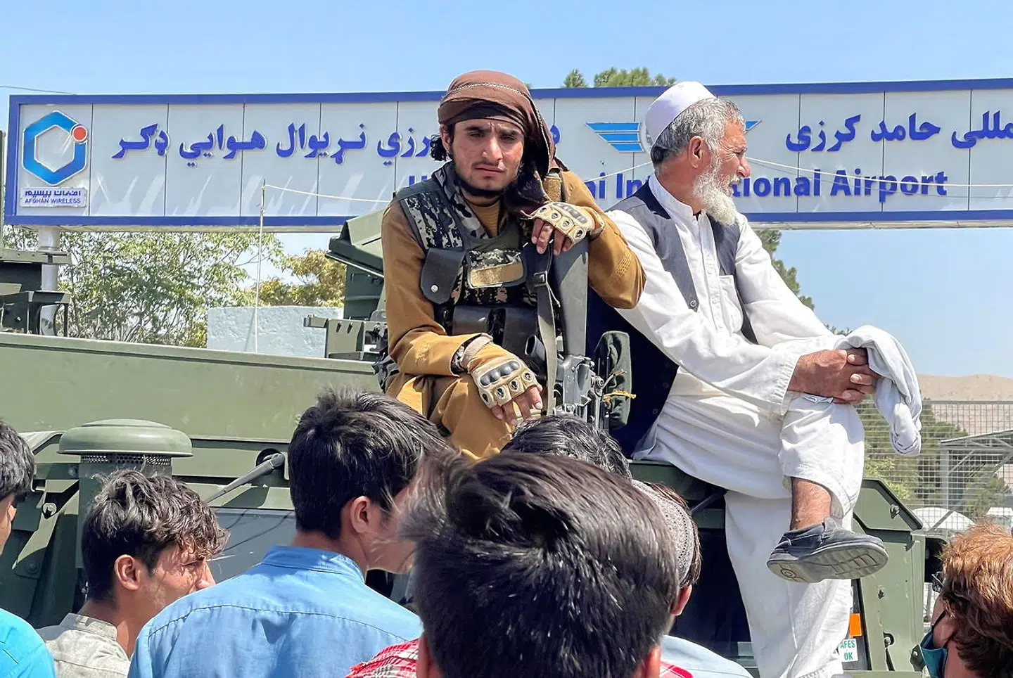 Taliban-kriger holder vagt ved Kabul lufthavn 16. august.