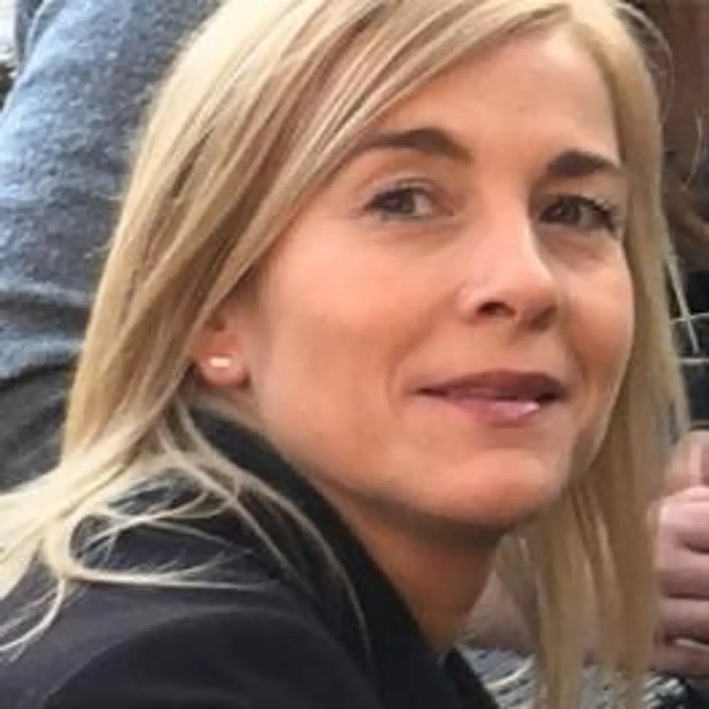 Stine Bille Olander er kommunikationsansvarlig, dramaturg og fundraiser hos Teateret ved Sorte Hest. I søndags blev hun gift med skuespiller Steen Stig Lommer.