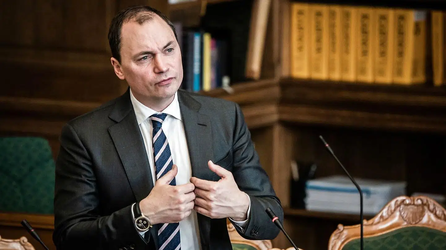 Tommy Ahlers forlod Folketinget, da han var frustreret over, at han ikke kunne skabe politiske resultater. Det handlede mere om spillet end om resultaterne, mente han.