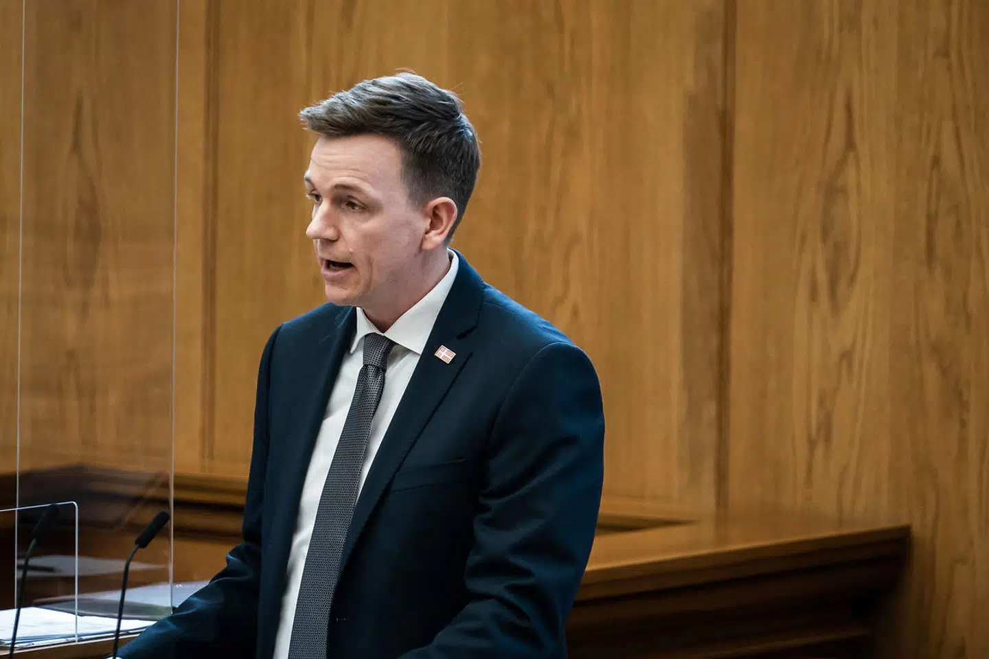 Rasmus Stoklund (S) til møde i Folketingssalen.