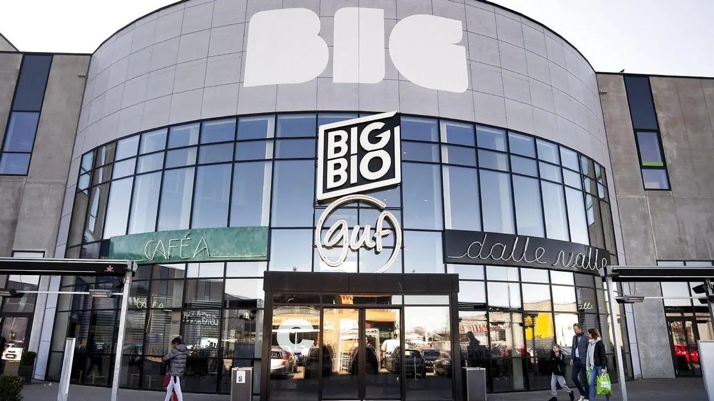 I BIG shoppingcenter i Herlev ligger der en Café A og Dalle Valle side om side.