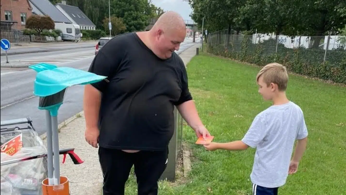 Syvårige Xander og skraldeindsamleren Michael.