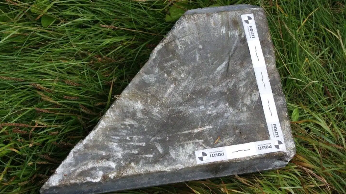 I 2016 blev Andreas Gosmann sammen med sin familie ramt af en såkaldt danblok type 2-hjørnesten, da de kørte på Fynske Motorvej. Foto: Politifoto.