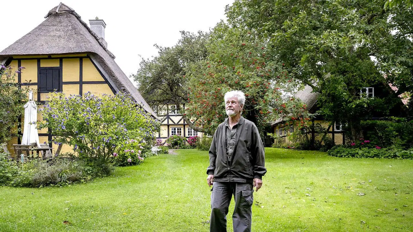 Knud Helles, formand for Troense Beboerforening, er ærgerlig over, at de to søstre ikke har virket til at være lige så optaget af lokalsamfundet som deres far.
