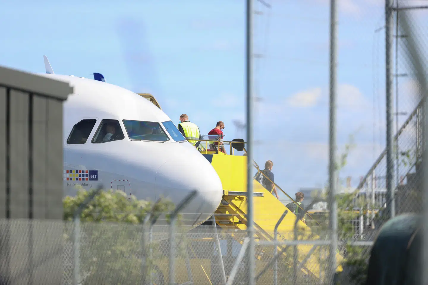 Evakuerede fra Afghanistan ankommer med fly til Københavns Lufthavn.